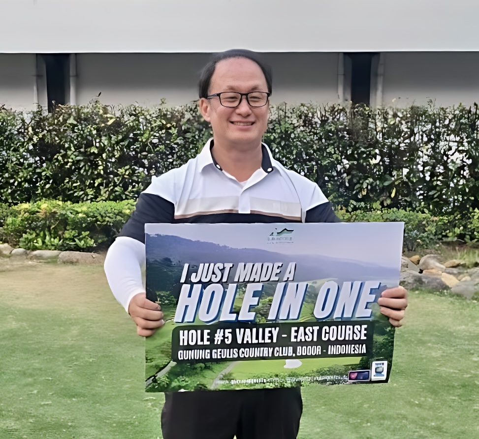 Jeffri Massie Cetak Hole in One di Gunung Geulis: Gaya Hidup Aktif di Balik Therapedic Indonesia